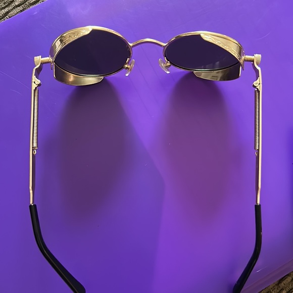 Steampunk Hippie sunglasses with zippered case - Picture 4 of 4